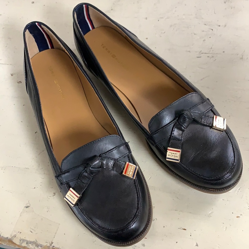 Tommy Hilfiger size 9 slip on shoes